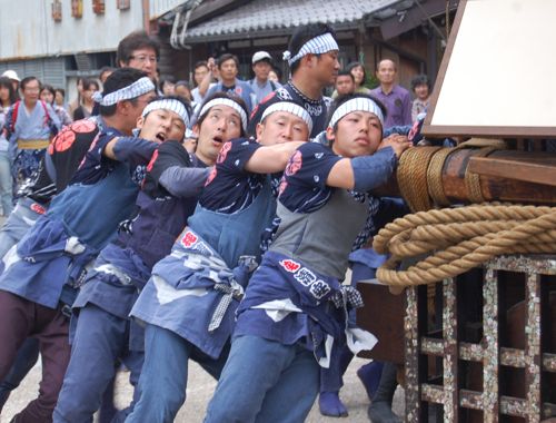 leaning into it- the arimatsu float